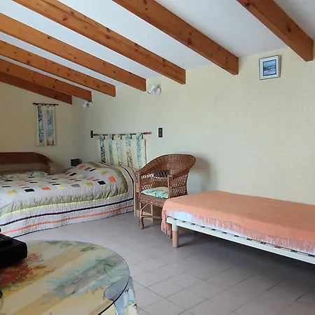 Maison Oleronaise Avec Piscine, Jardin Clos Et A 1km De La De Foulerot - Fr-1-778-30 Saint-Georges-d'Oleron