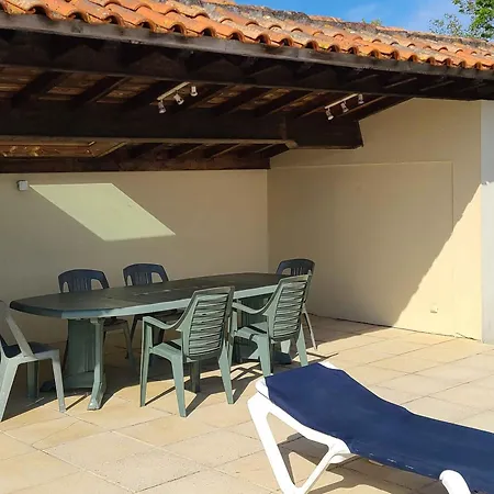 Maison Oleronaise Avec Piscine, Jardin Clos Et A 1km De La De Foulerot - Fr-1-778-30 *