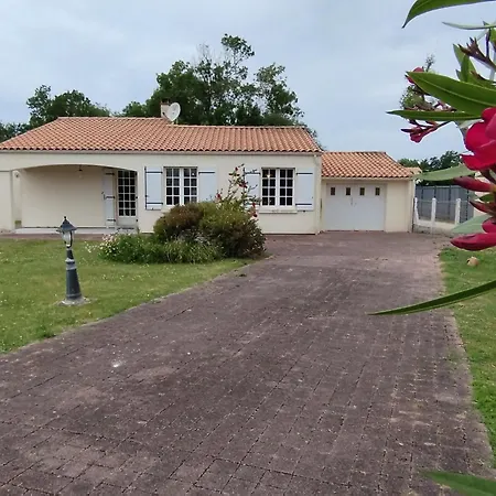 Maison Oleronaise Avec Piscine, Jardin Clos Et A 1km De La De Foulerot - Fr-1-778-30 Ferienhaus