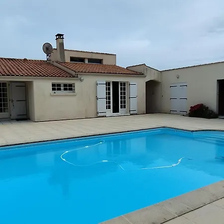 Ferienhaus Maison Oleronaise Avec Piscine, Jardin Clos Et A 1km De La De Foulerot - Fr-1-778-30 Saint-Georges-d'Oleron